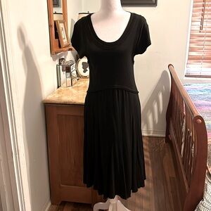 NWOT Peruvian Connection 100%cotton, balck, short sleeve dress.Lots of details.M